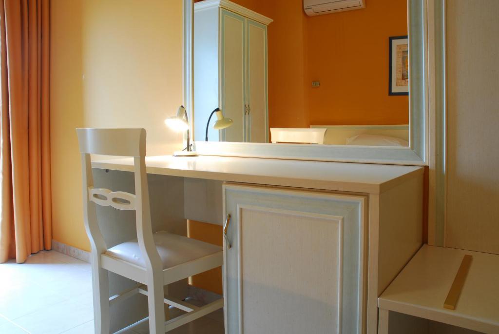 Hotel Michelangelo Teramo Oda fotoğraf